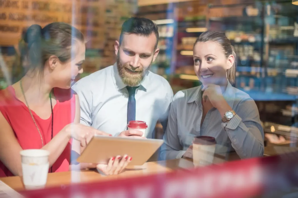 empreendedores aprendendo como franquear minha empresa