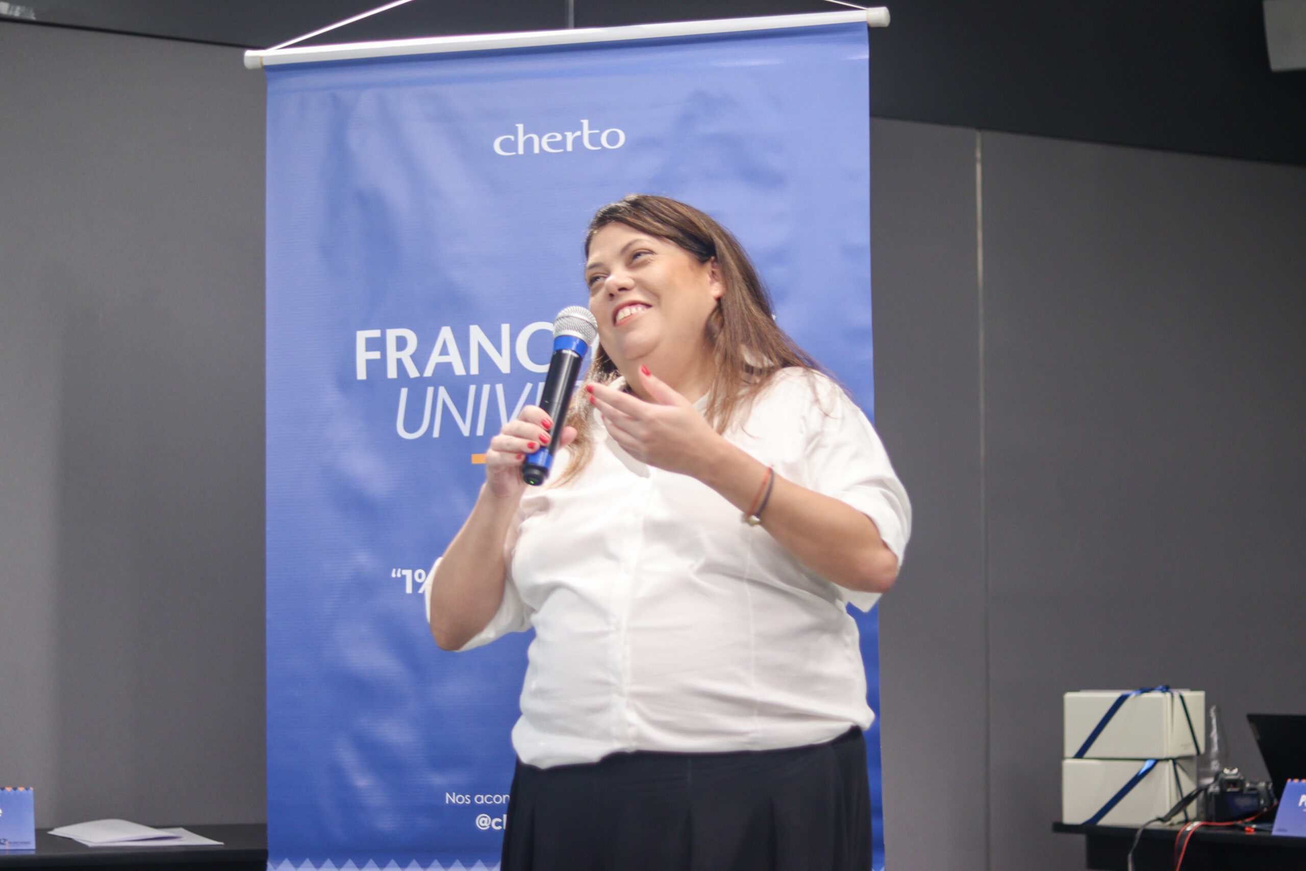 paula marques na franchising university 82