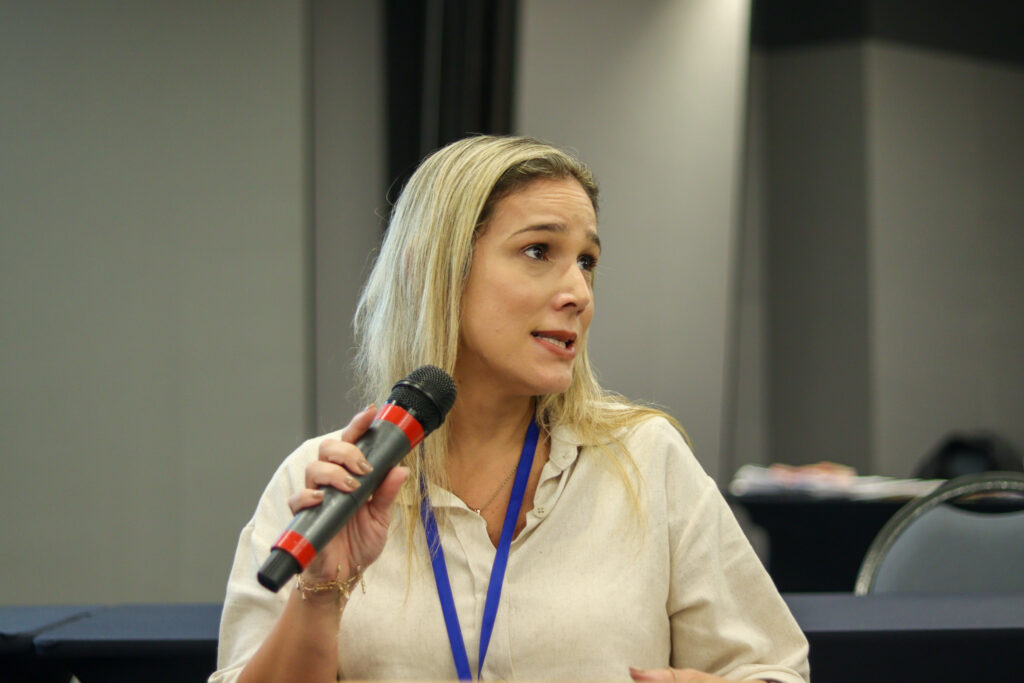 aluna tirando dúvida no consultor de campo 4.0 de outubro de 2025